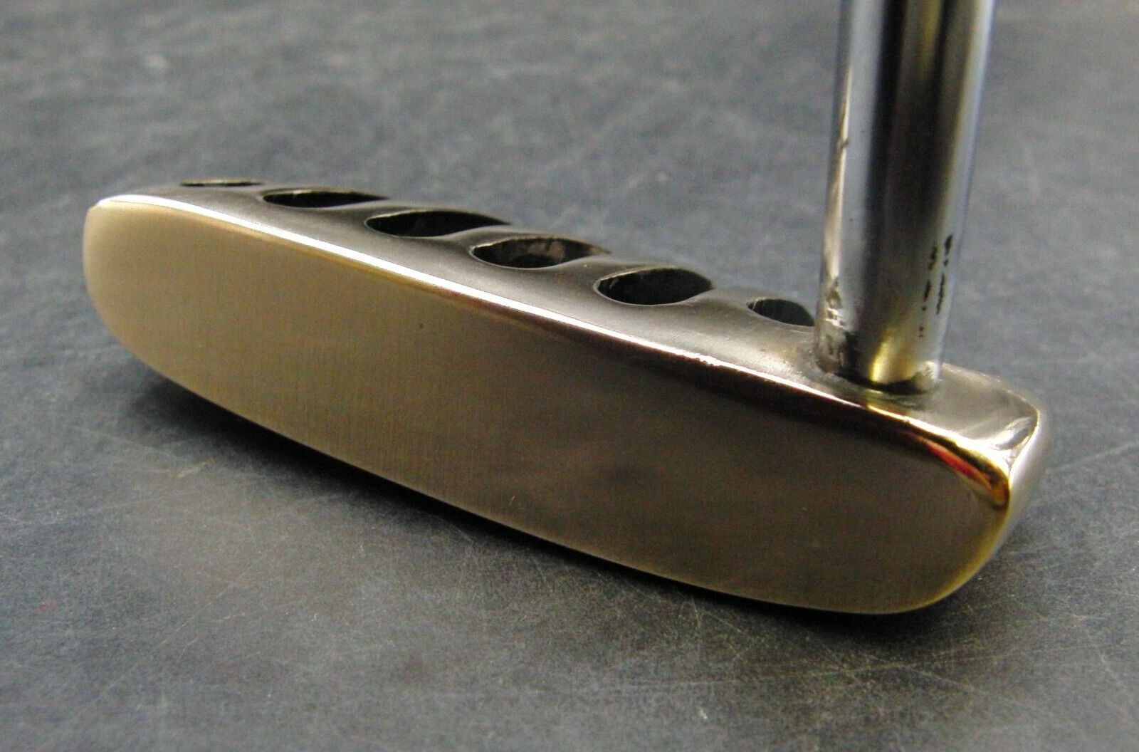 Polished Tiger Shark MK 1 Putter 86.5cm Playing Length Steel Shaft 6 Polished Tiger Shark MK 1 Putter 86.5cm Playing Length Steel Shaft - Image 4