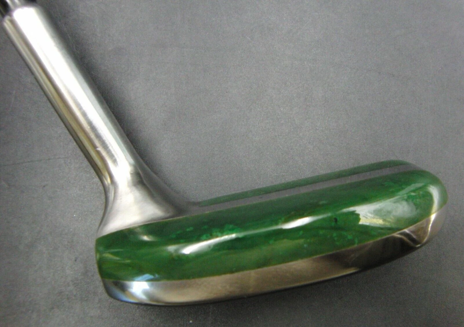 Hennis REAL Jade Putter 87cm Playing Length Graphite Shaft Hennis Grip 4 Hennis REAL Jade Putter 87cm Playing Length Graphite Shaft Hennis Grip - Image 2