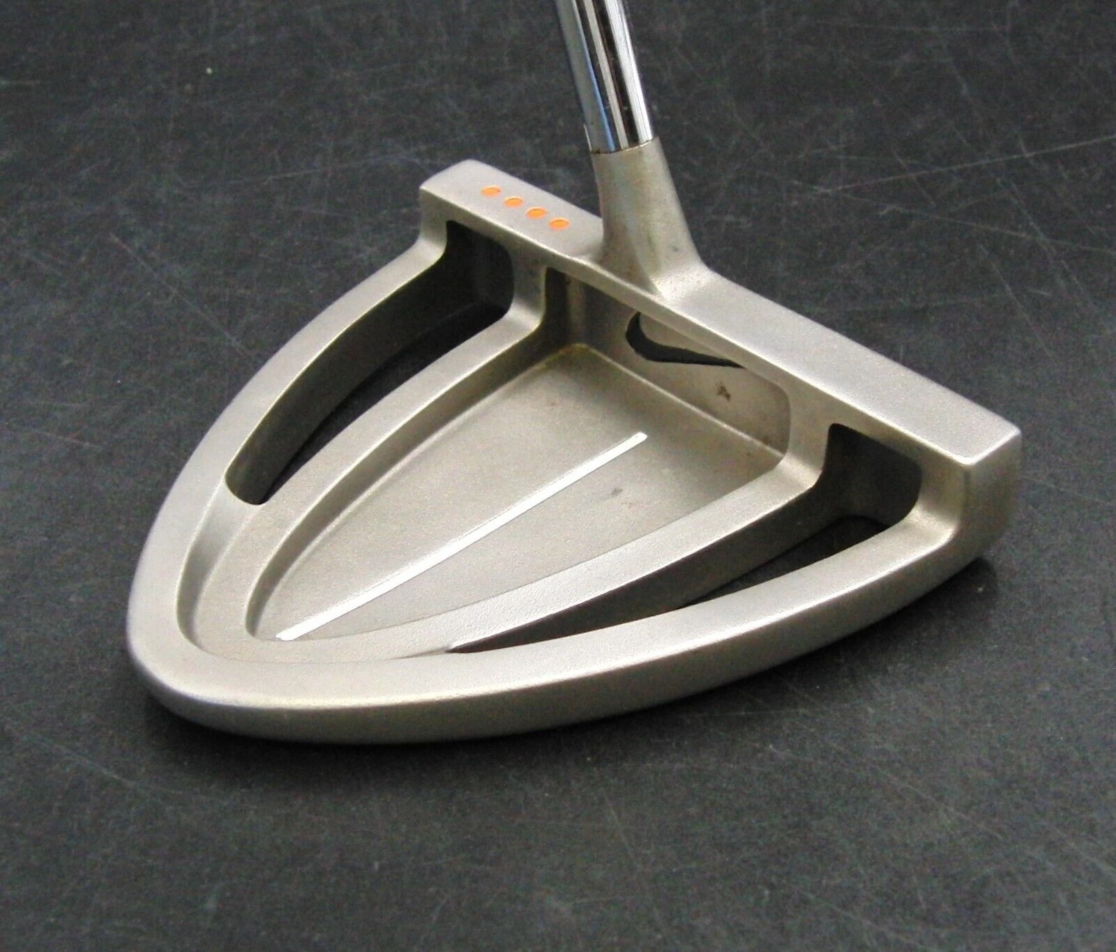 Nike IGNITE 004 Putter 84.5cm Playing Length Steel Shaft Iguana Golf Grip 5 Nike IGNITE 004 Putter 84.5cm Playing Length Steel Shaft Iguana Golf Grip - Image 3